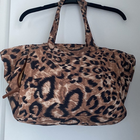 Vince Camuto Beach Bag - Picture 5 of 9